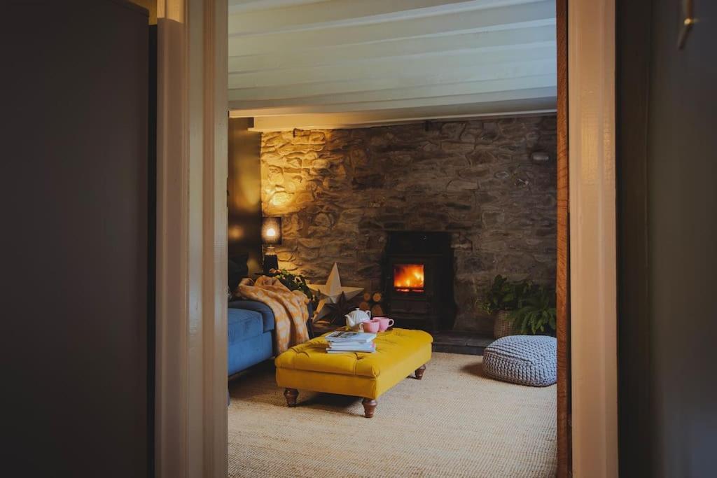 River Cottage, A Luxurious And Cosy Riverside Cottage For Two Welshpool Extérieur photo