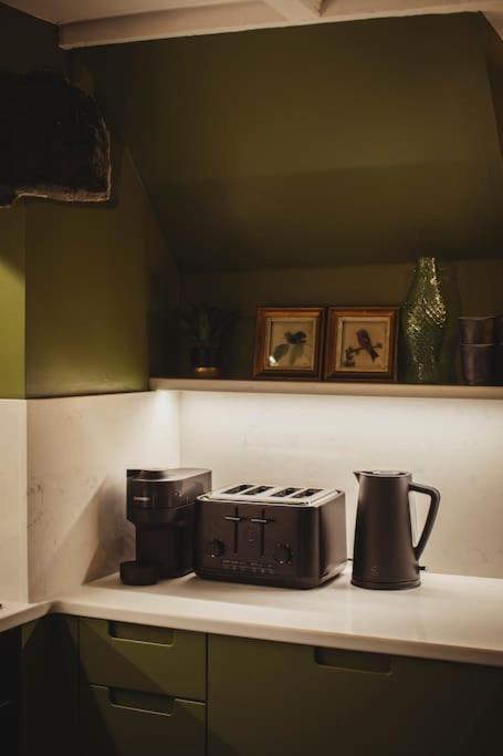 River Cottage, A Luxurious And Cosy Riverside Cottage For Two Welshpool Extérieur photo