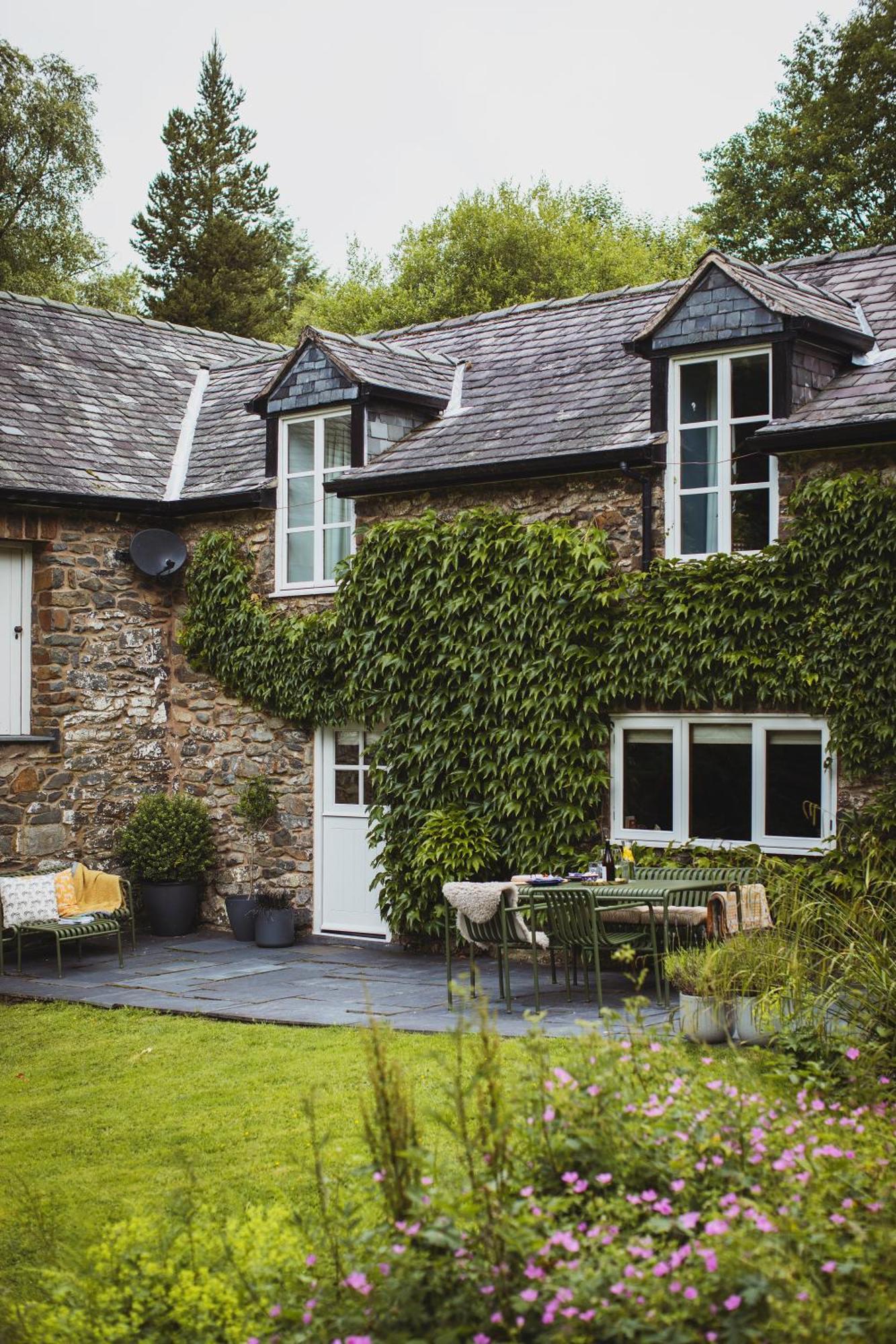 River Cottage, A Luxurious And Cosy Riverside Cottage For Two Welshpool Extérieur photo
