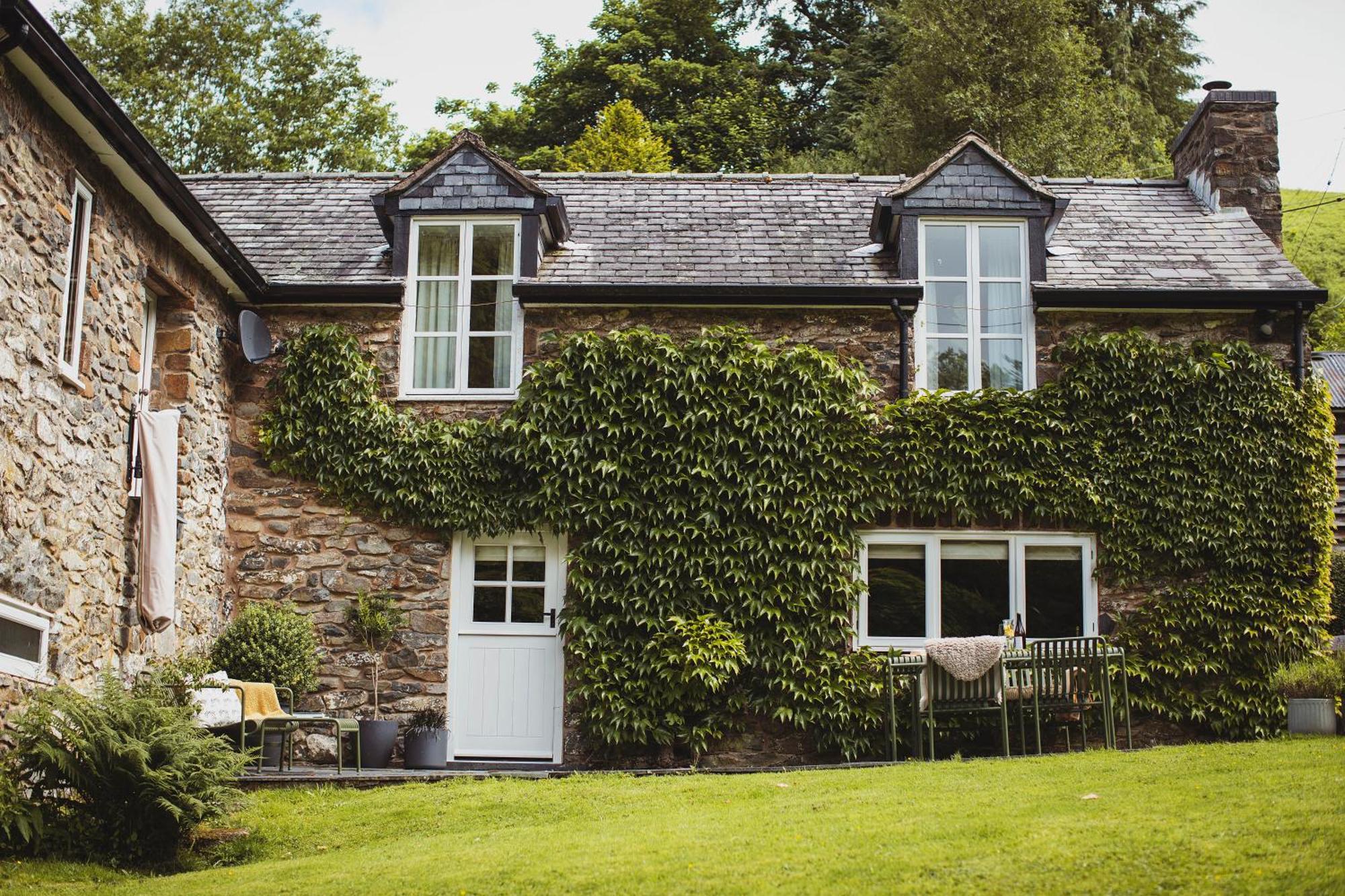 River Cottage, A Luxurious And Cosy Riverside Cottage For Two Welshpool Extérieur photo